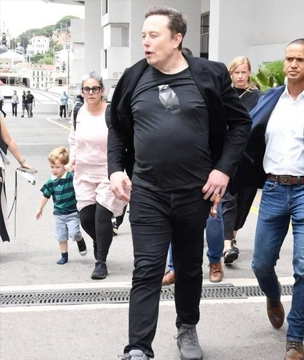 Chubby Elon — YourAnonCentral post